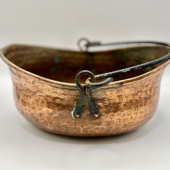 Antique Hammered Copper Pot  9.5" - Picture 9 of 9